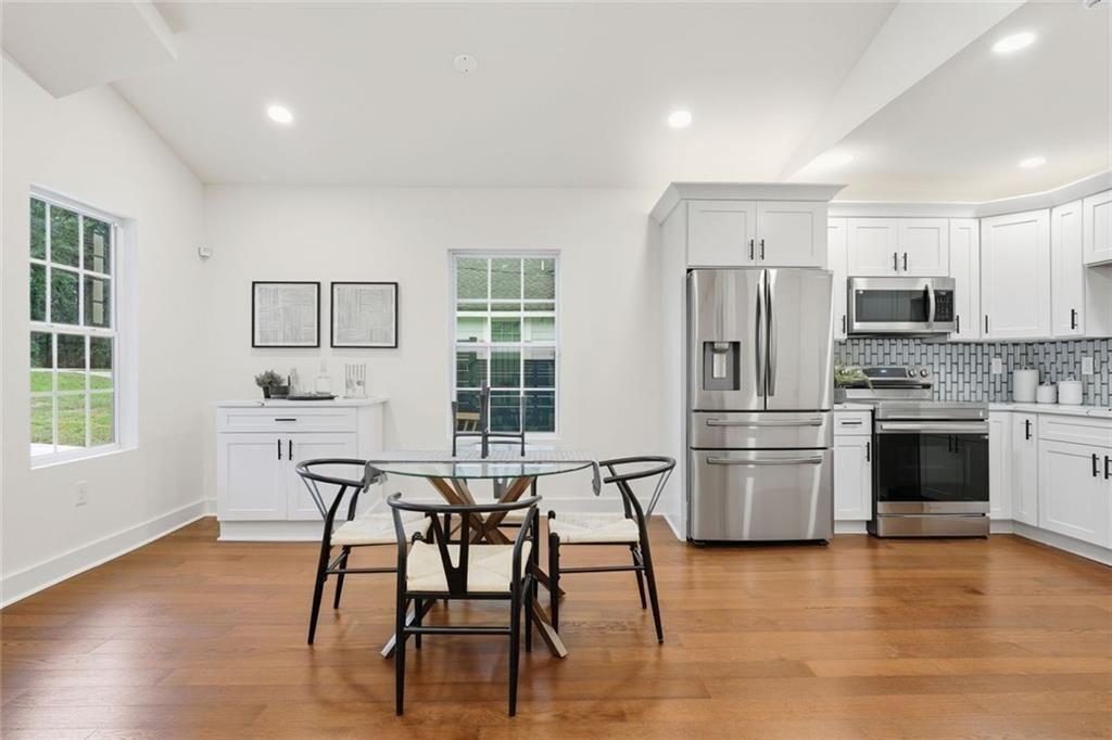 2822 Waters Road Southwest Atlanta, GA 30354 - Photo 4 of 28