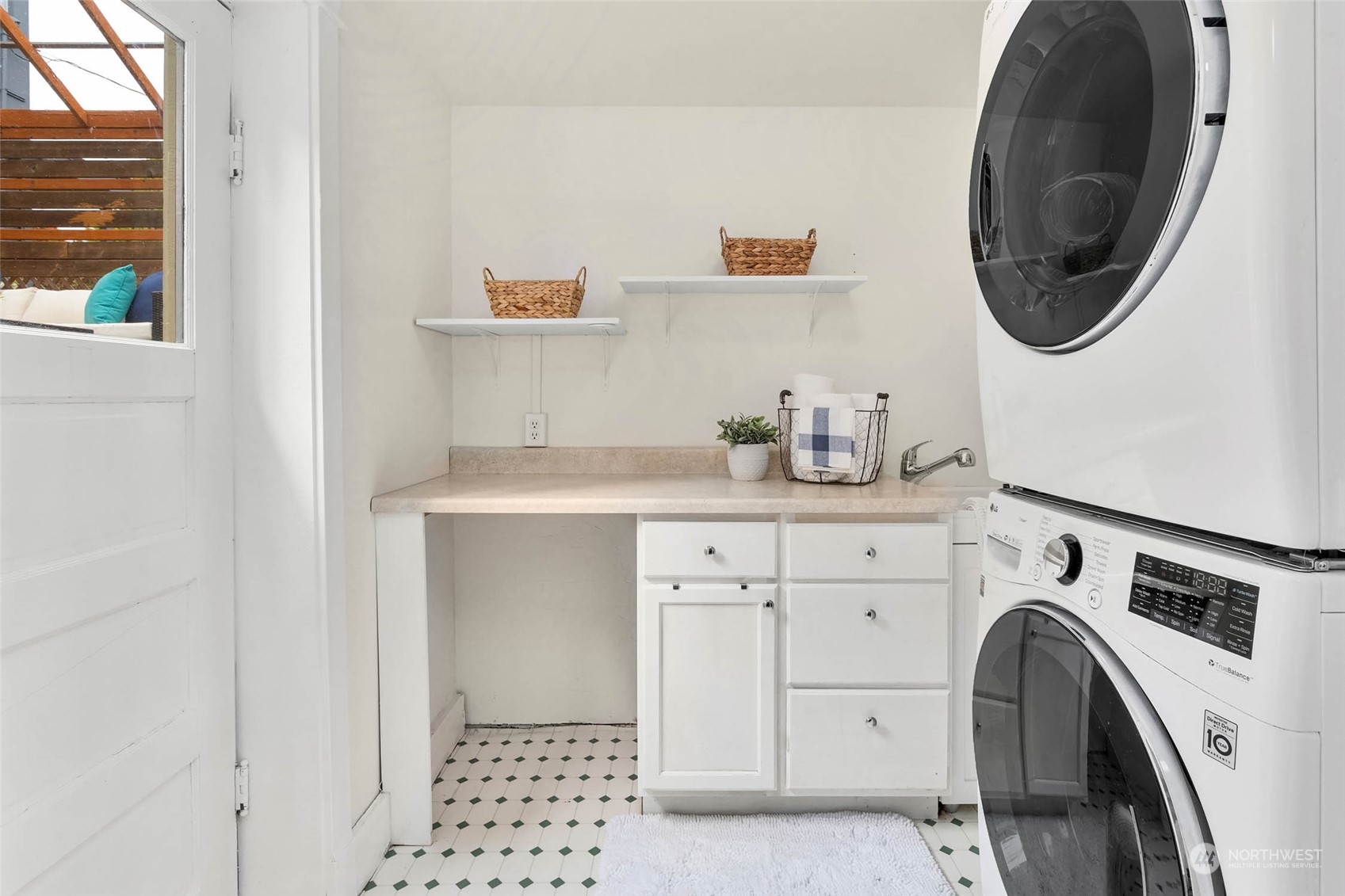 2368 North 52nd Street Seattle, WA 98103 - Photo 22 of 32 a utility room with dryer and washer