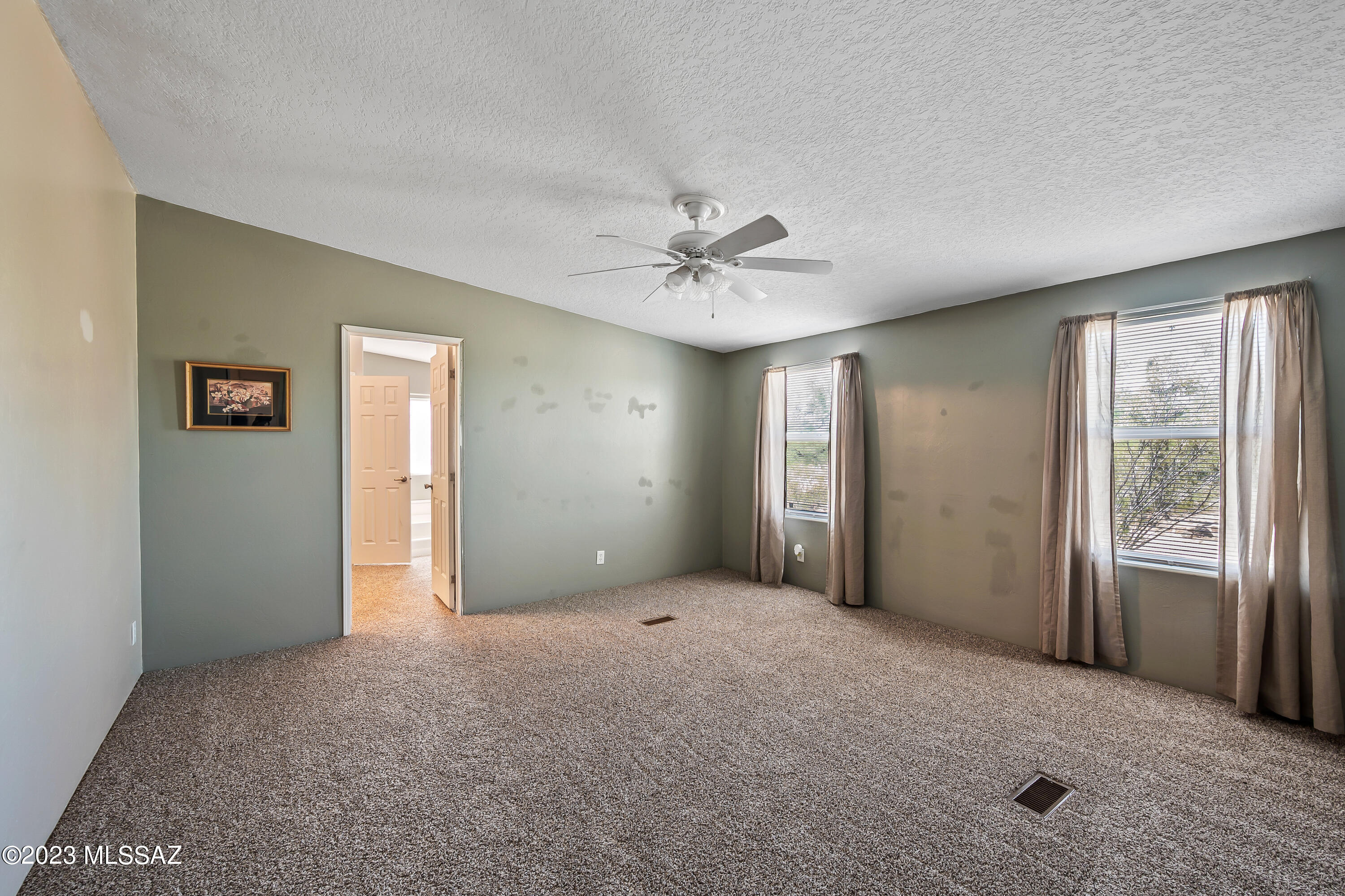 16915 West Sharps Road Marana, AZ 85653 - Photo 25 of 42 16-Primary Bedroom