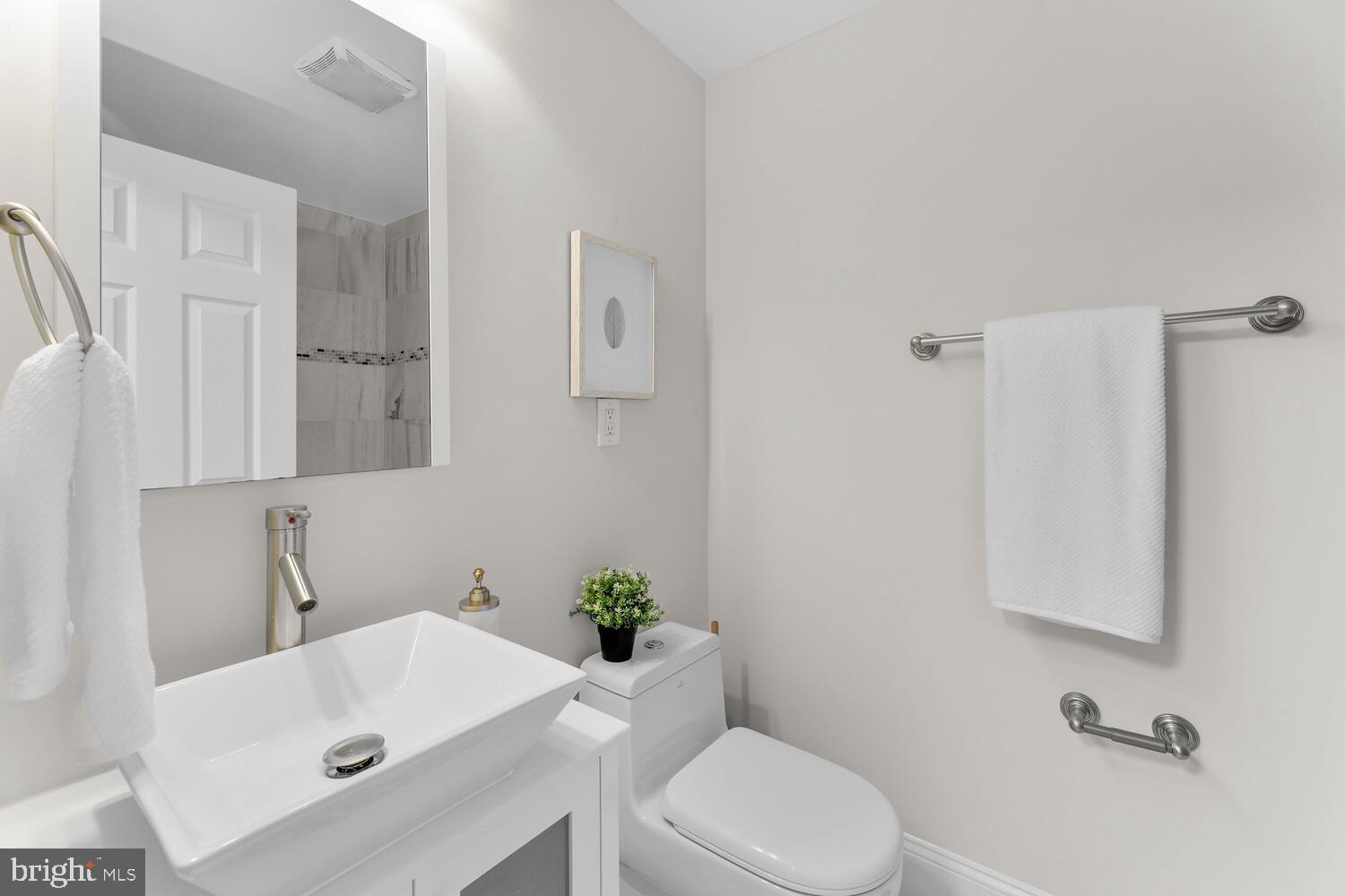 649 20th Street Northeast Washington, DC 20002 - Photo 23 of 32