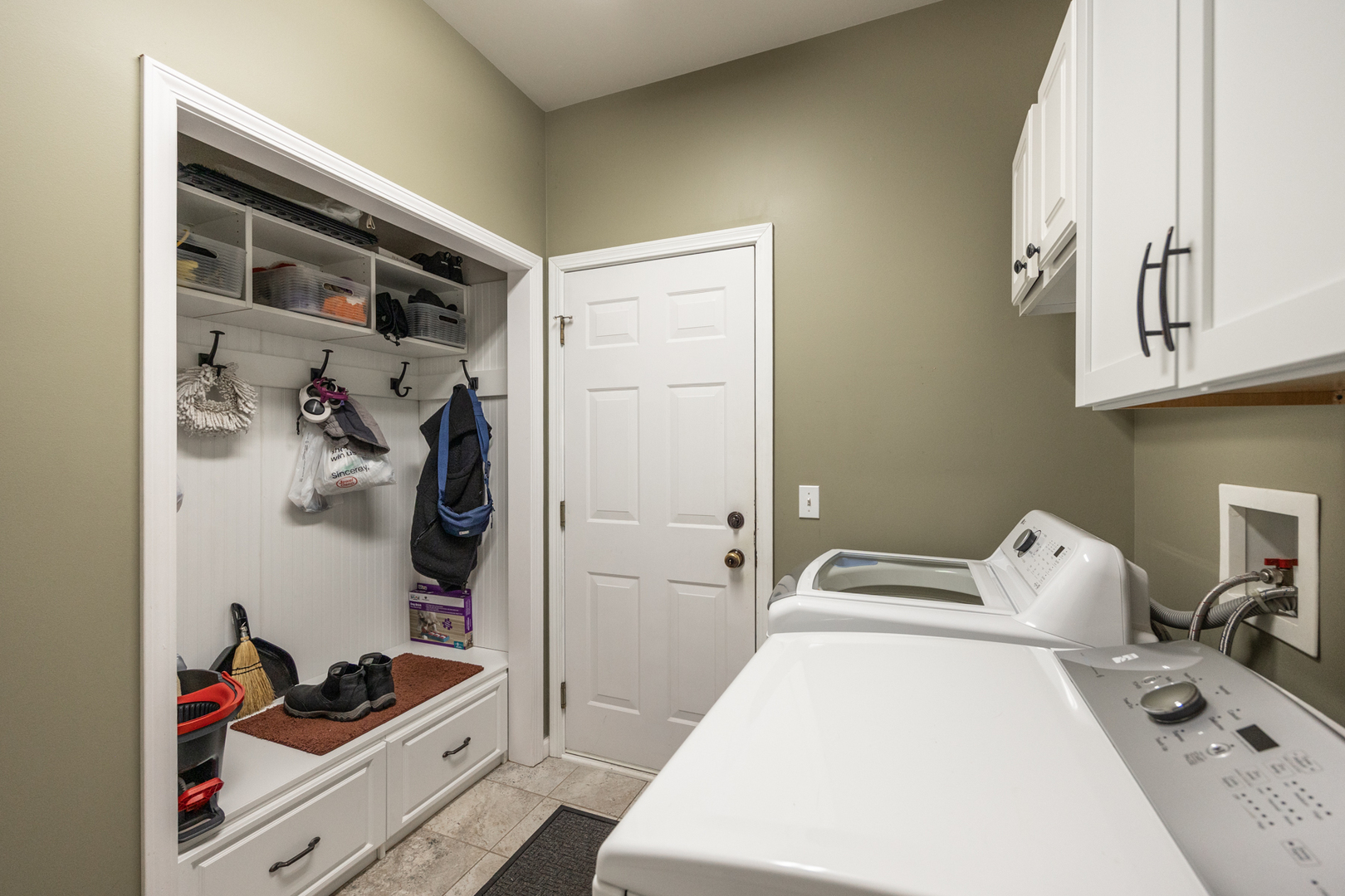 2737 Winton Court West Dundee, IL 60118 - Photo 24 of 52 a bedroom with a bed and a dresser in it