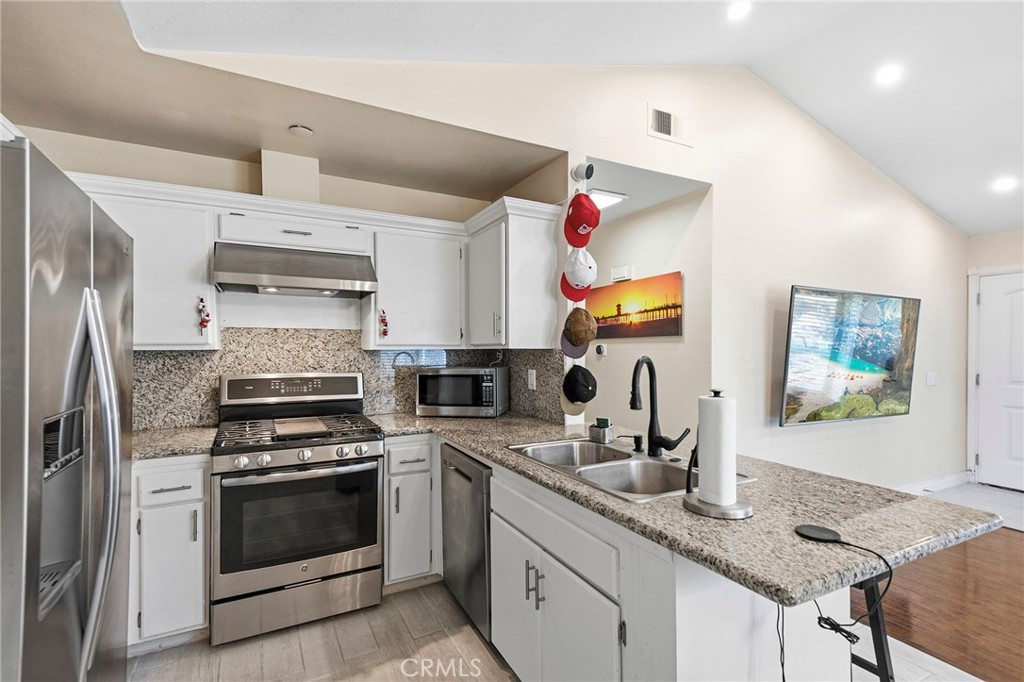 12660 Briarglen Loop, Unit H Stanton, CA 90680 - Photo 6 of 32