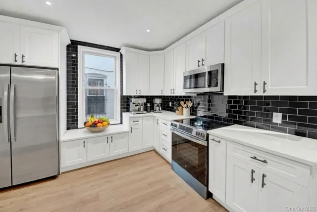 $699,000 | 3232 Fenton Avenue | Baychester