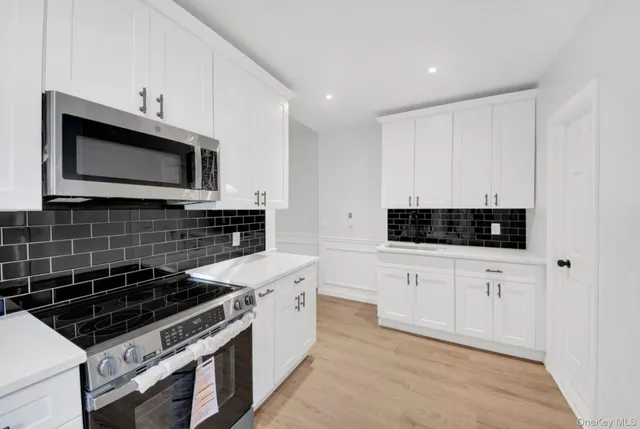 $699,000 | 3232 Fenton Avenue | Baychester