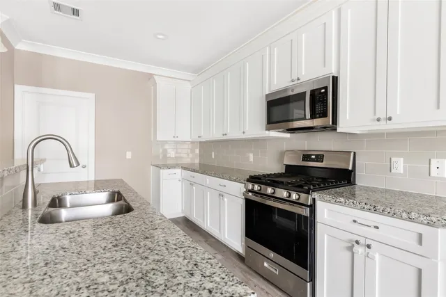 $320,000 | 436 Pebble Drive, Dayton, TX 77535