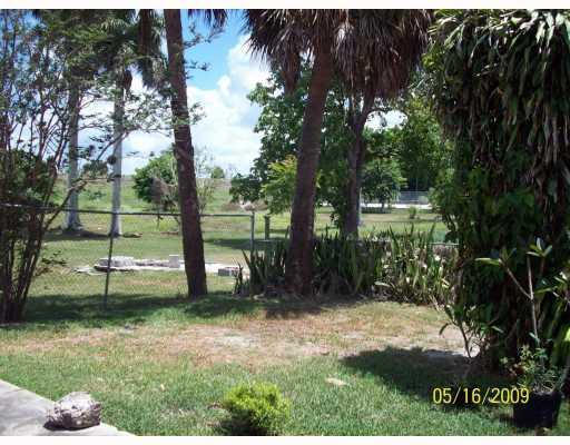 679 Bacom Point Road Pahokee, FL 33476 - Photo 15 of 65 Yard