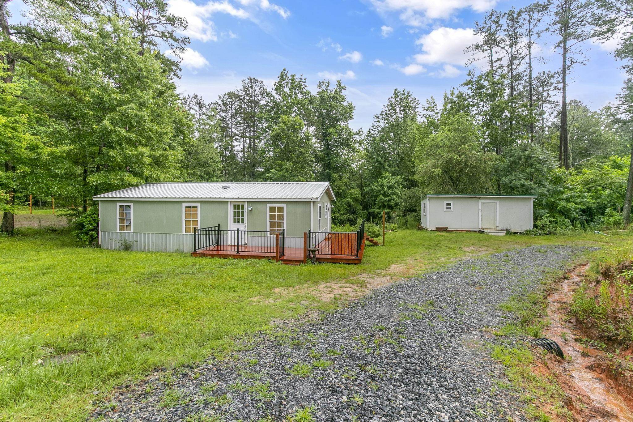113 Dixon Road Westminster, SC 29693 - Photo 2 of 24 Gallery Image 2