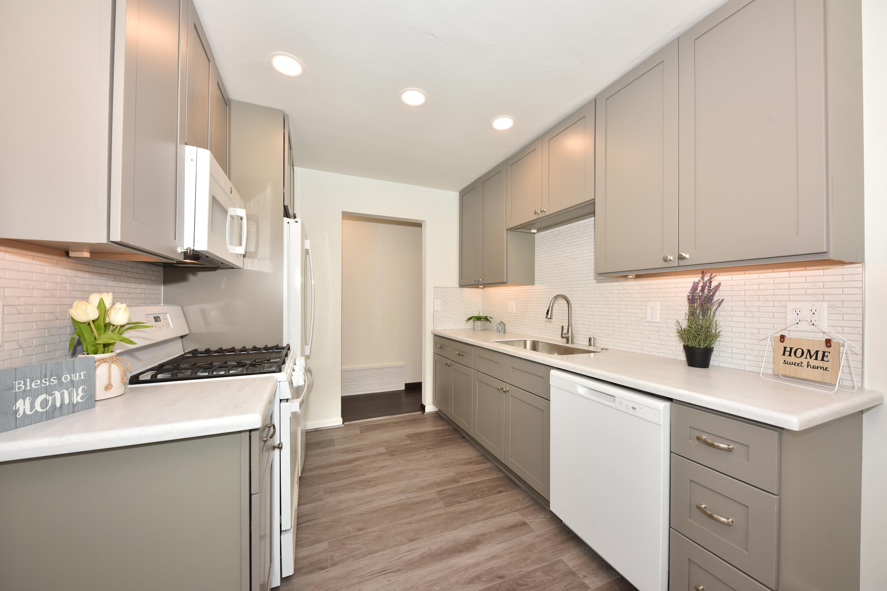 4314 North 68th Street Milwaukee, WI 53216 - Photo 11 of 29 All New Kitchen!