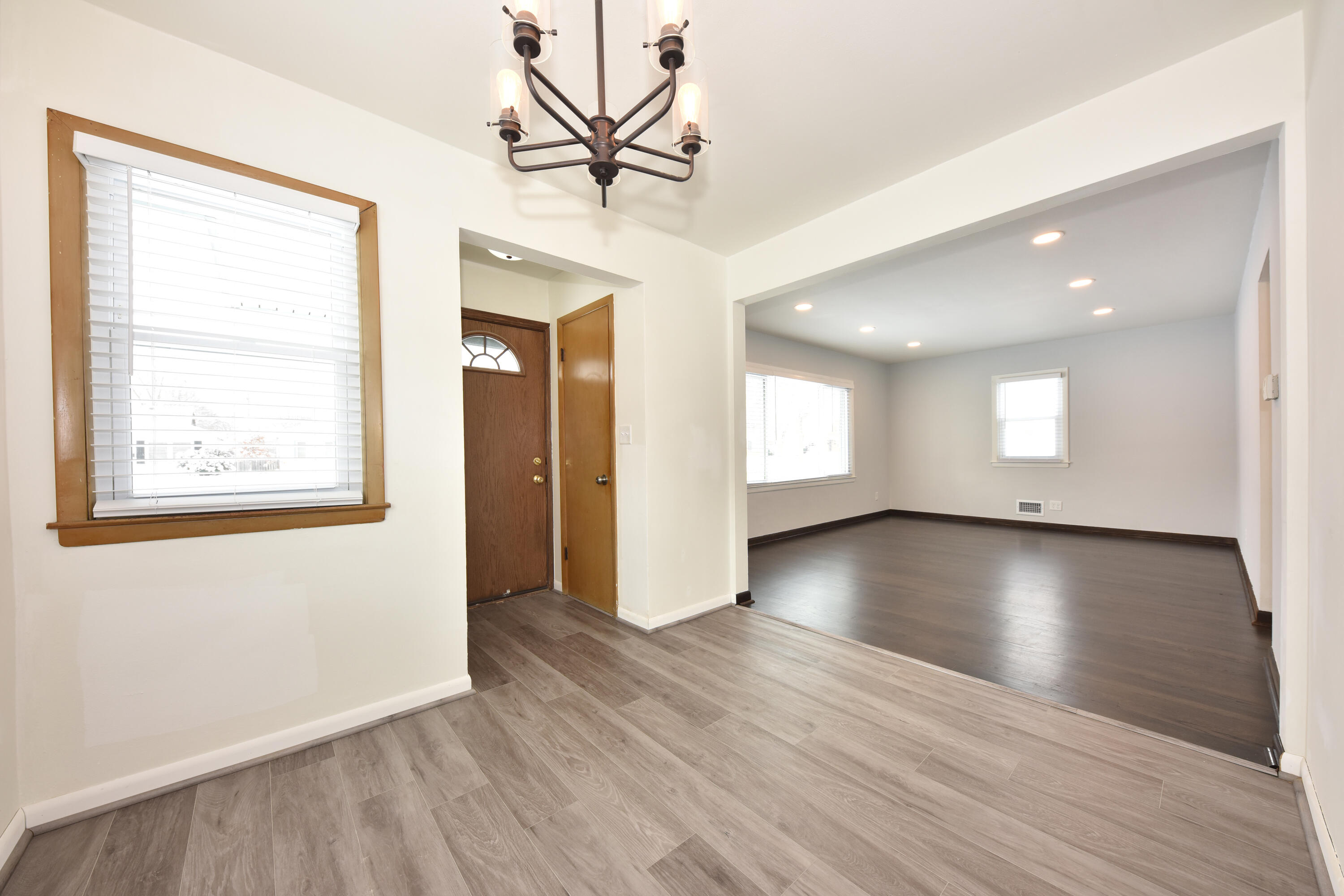 4314 North 68th Street Milwaukee, WI 53216 - Photo 4 of 29 New Lighting & LVP