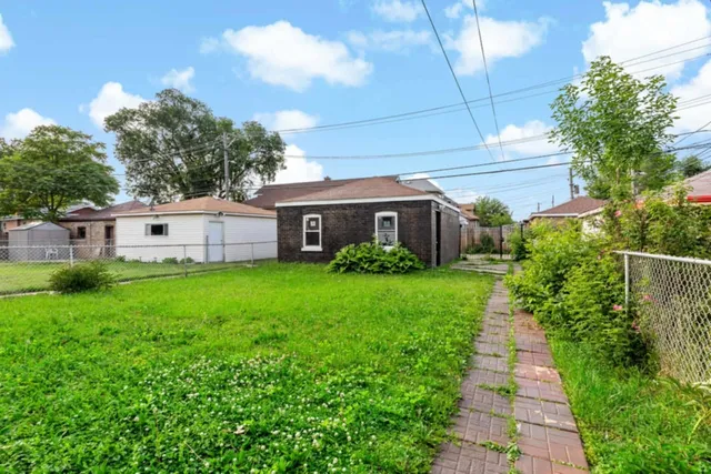 $264,999 | 1752 West 83rd Street, Chicago, IL 60620