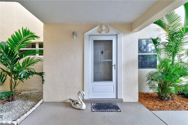 $184,950 | 305 North Grove Isle Circle, Unit 305, Vero Beach, FL 32962