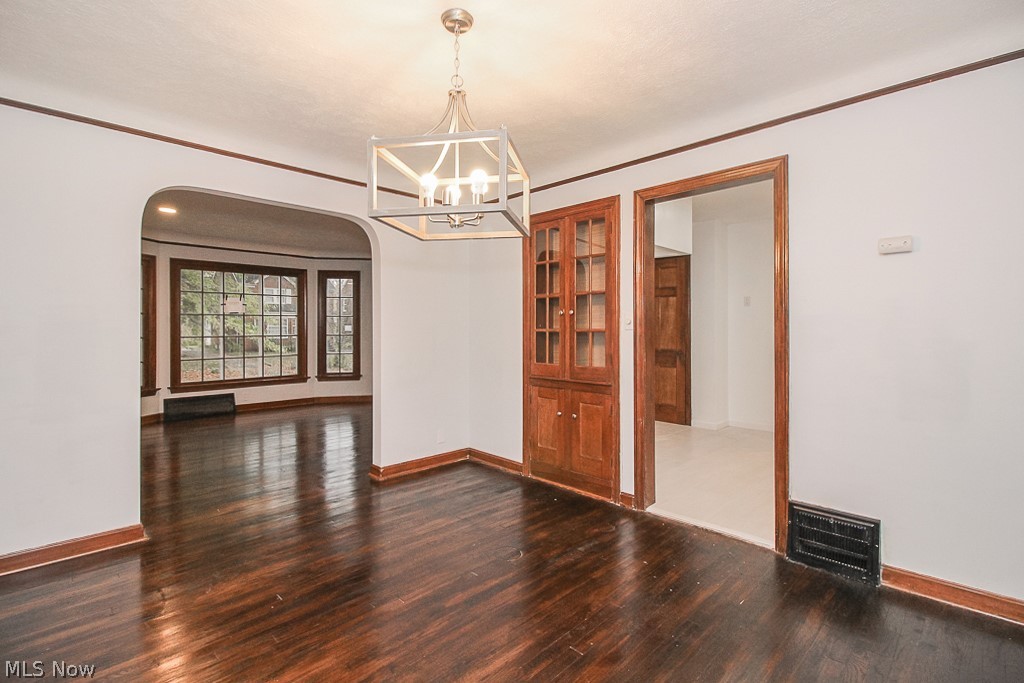 1155 Pennfield Road Cleveland, OH 44121 - Photo 8 of 35