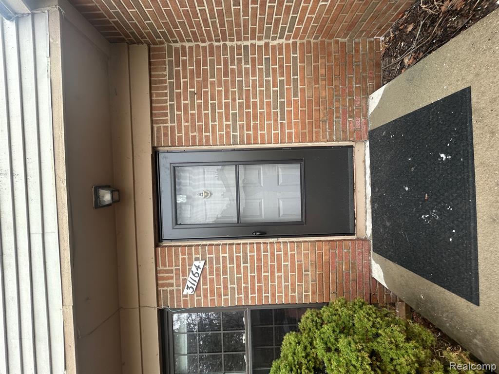 31164 Country Way Farmington Hills, MI 48331 - Photo 5 of 33