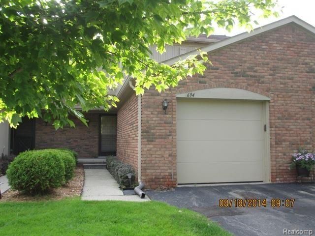694 Tennyson, Unit 5 Rochester, MI 48307 - Photo 1 of 13 IMG_1213.jpg