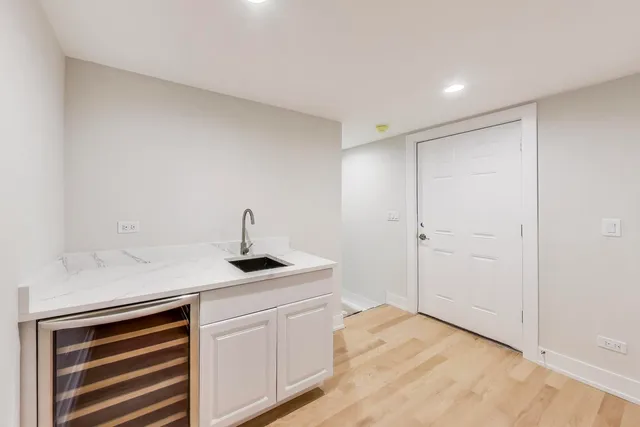 $650,000 | 3339 North Ridgeway Avenue, Unit 2N, Chicago, IL 60618