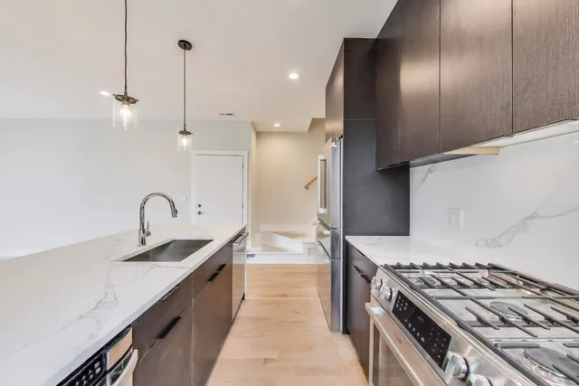 $650,000 | 3339 North Ridgeway Avenue, Unit 2N, Chicago, IL 60618