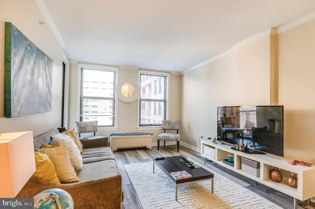 $2,584 | 631 D Street Northwest, Unit 837, Washington, DC 20004