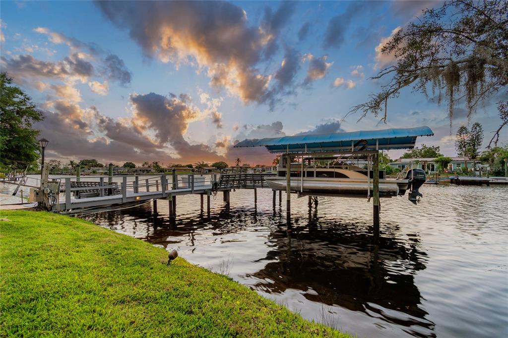 5851 Cachette De Riviera Court New Port Richey, FL 34655 - Photo 78 of 83