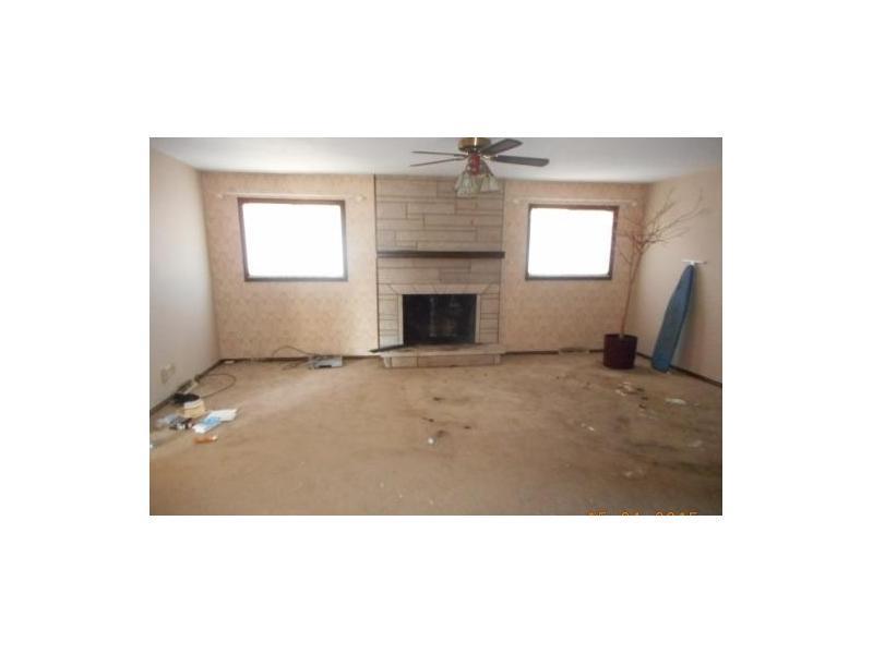 8318 Hayworth Road Indianapolis, IN 46221 - Photo 3 of 8 Gallery Image 3