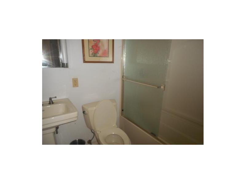 8318 Hayworth Road Indianapolis, IN 46221 - Photo 6 of 8 Gallery Image 6