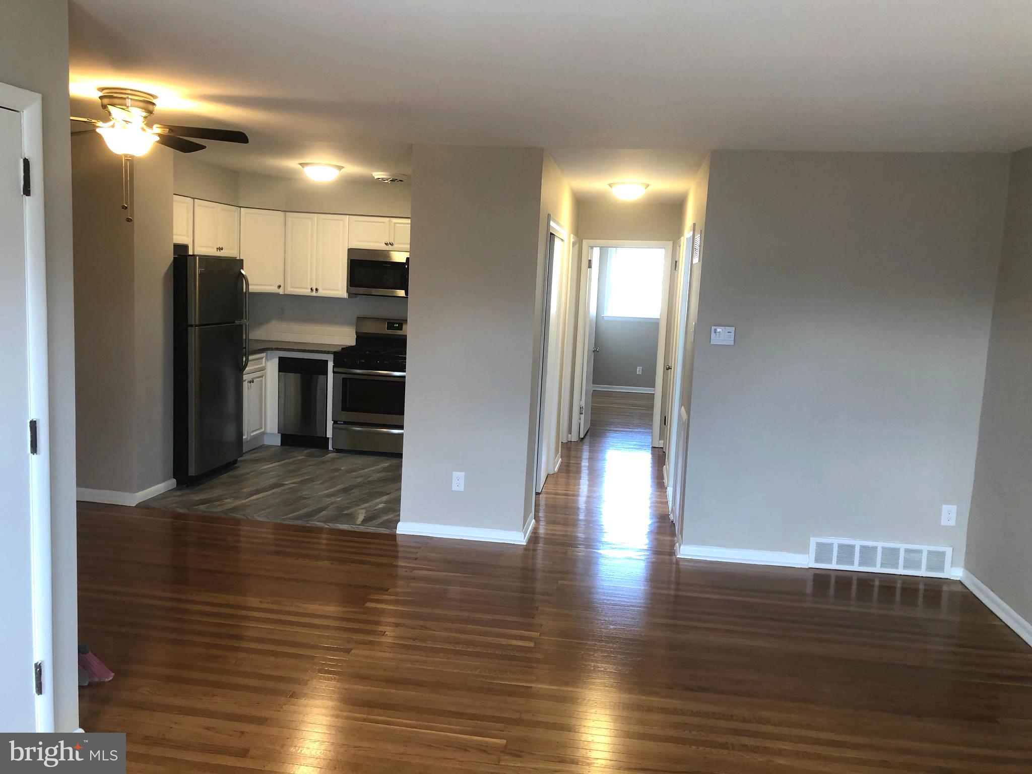 Living Room/Dining Area