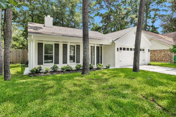 $549,999 | 147 East Pathfinders Circle, The Woodlands, TX 77381