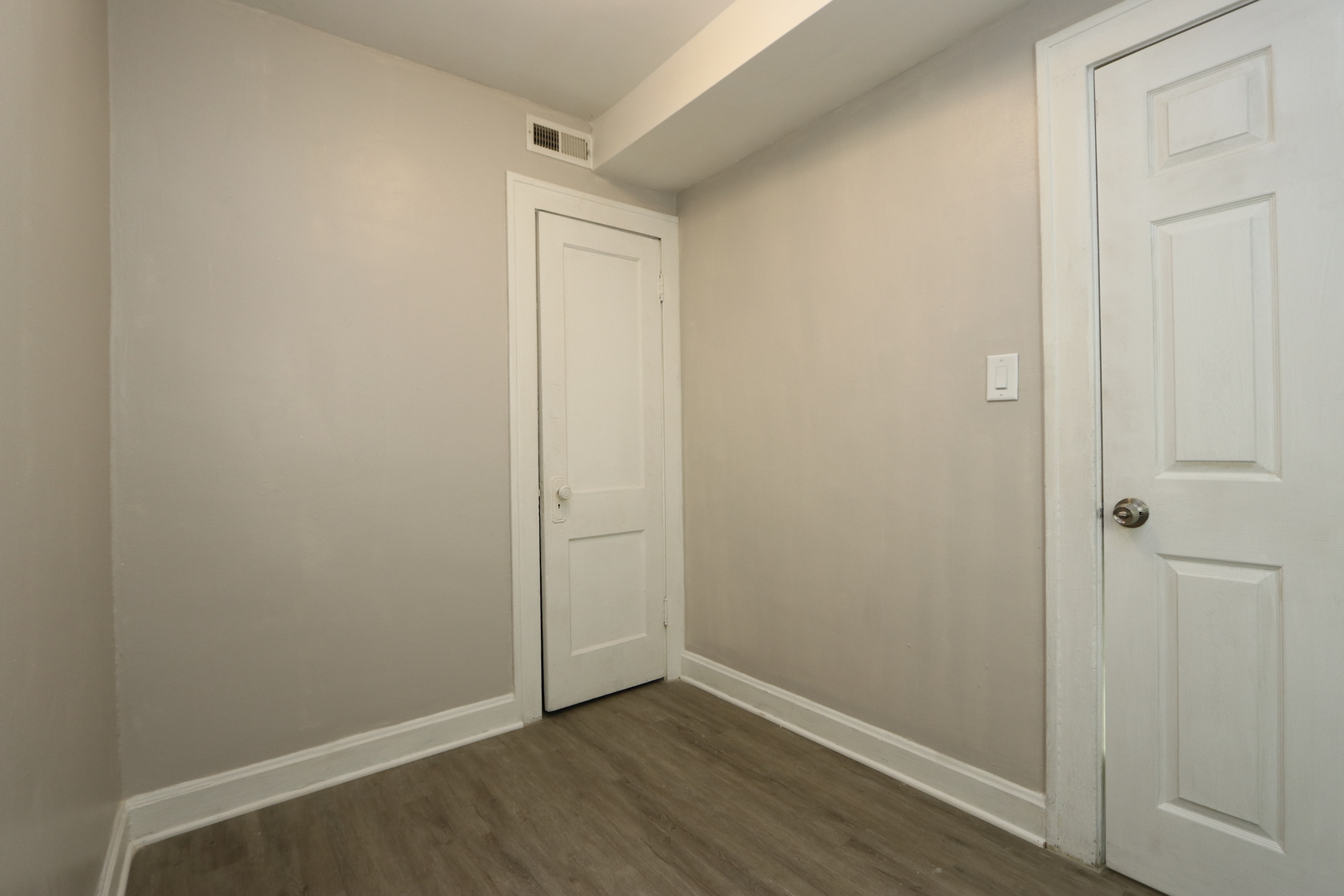 4621 South Laflin Street Chicago, IL 60609 - Photo 5 of 9 a view of an empty room