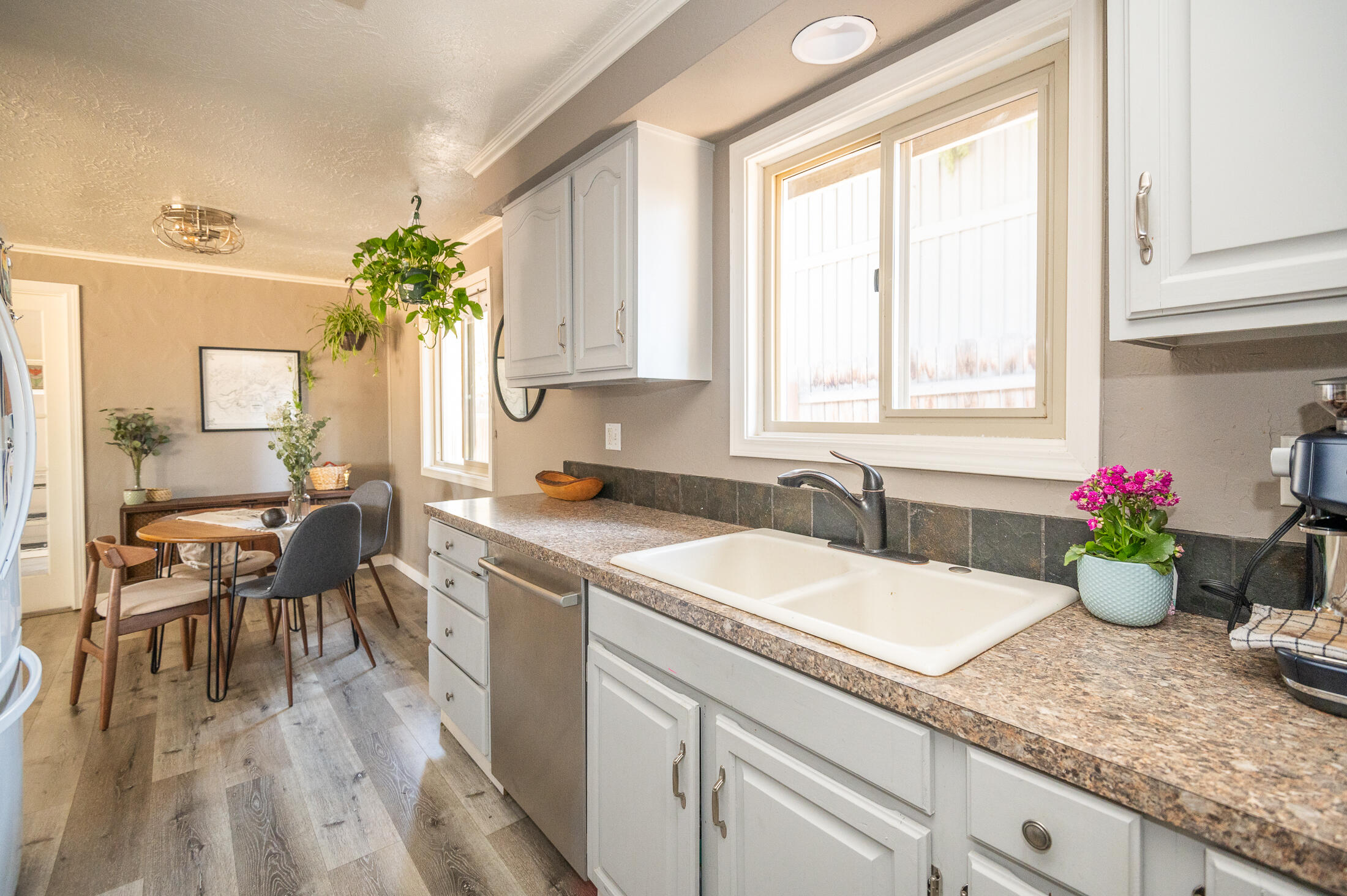 1509 Southeast Virginia Road Bend, OR 97702 - Photo 22 of 34 Kitchen Opens to Dining