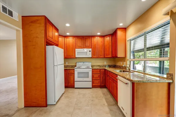$539,800 | 16470 Caminito Vecinos, Unit 82, San Diego, CA 92128