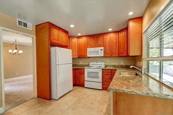 $539,800 | 16470 Caminito Vecinos, Unit 82, San Diego, CA 92128