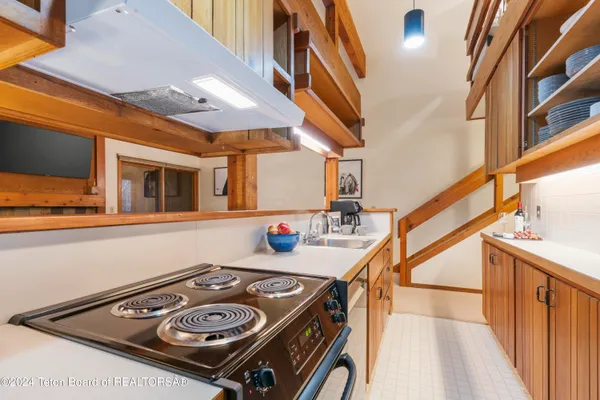 $1,350,000 | 3910 South Lake Creek Drive, Unit 1322, Wilson, WY 83014
