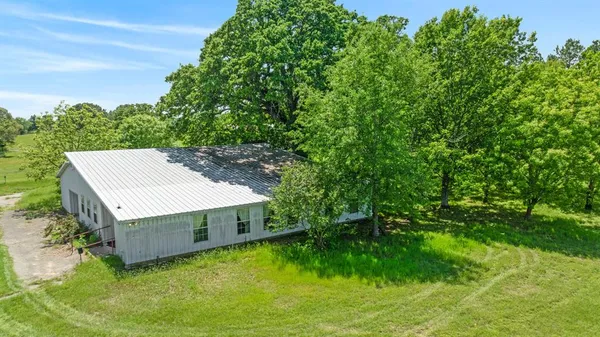 $875,000 | 2000 County Road 2420, Sumner, TX 75486