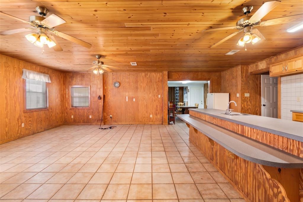 2000 County Road 2420 Sumner, TX 75486 - Photo 6 of 34