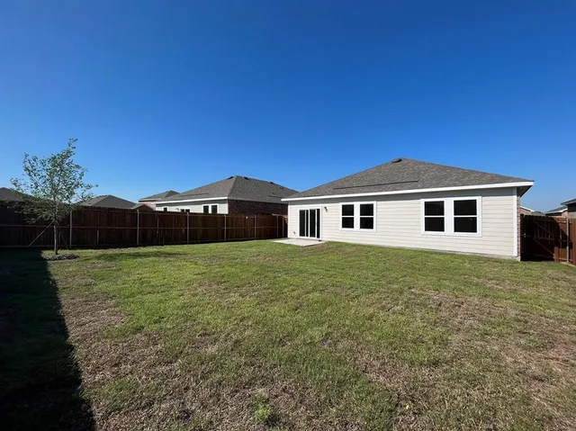 $2,050 | 786 Yorkshire Drive, Lavon, TX 75166
