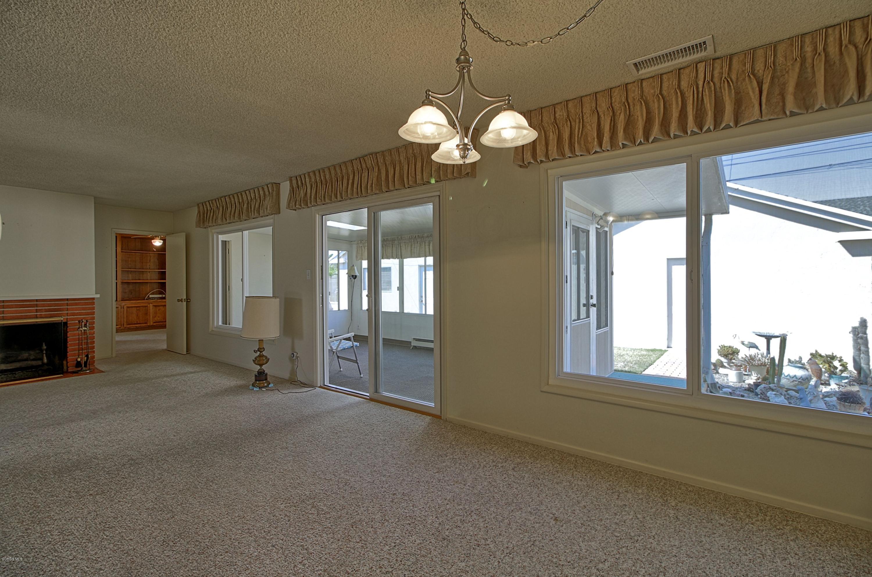 929 West Roderick Avenue Oxnard, CA 93030 - Photo 5 of 24 0008_IMG_0025_6_7