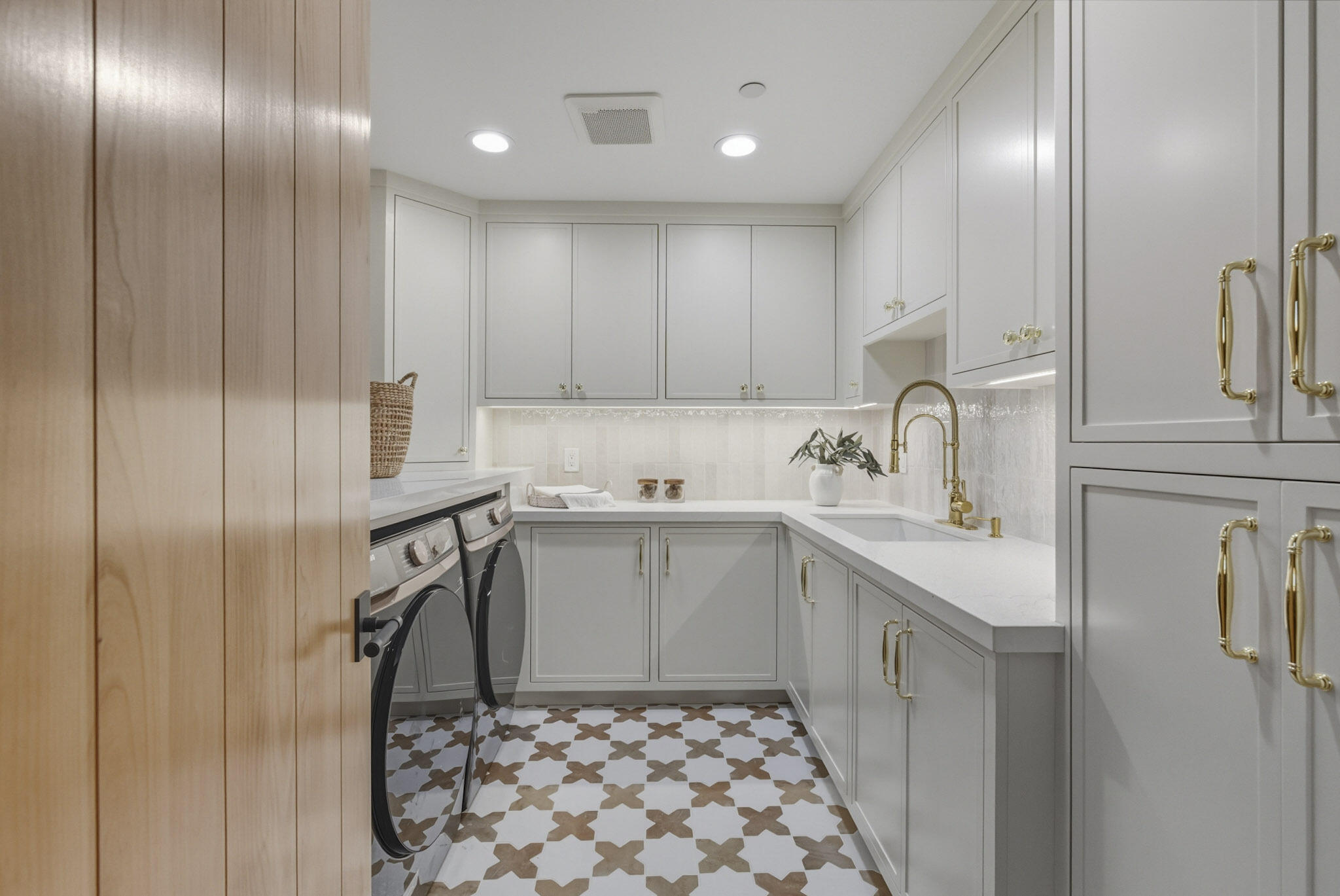 210 Las Alturas Road Santa Barbara, CA 93103 - Photo 32 of 61 DSC00329
