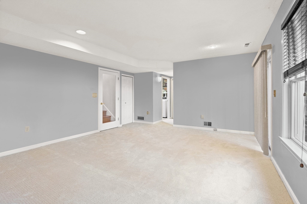 77 Cherry Hollow Road, Unit 77 Nashua, NH 03062 - Photo 24 of 28 Gallery Image 24