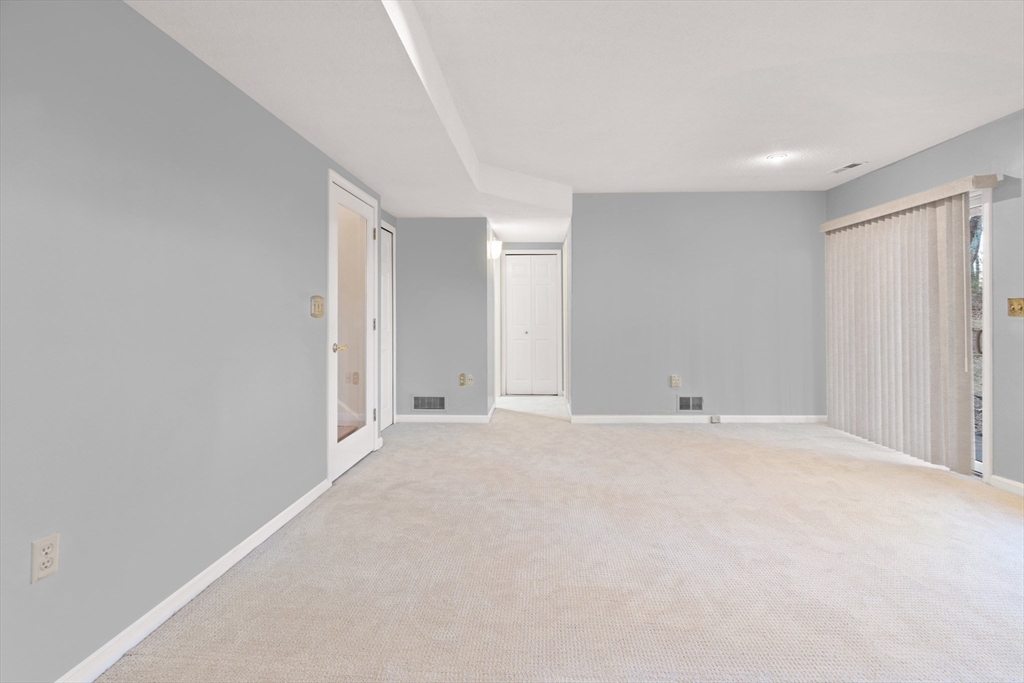 77 Cherry Hollow Road, Unit 77 Nashua, NH 03062 - Photo 25 of 28 Gallery Image 25