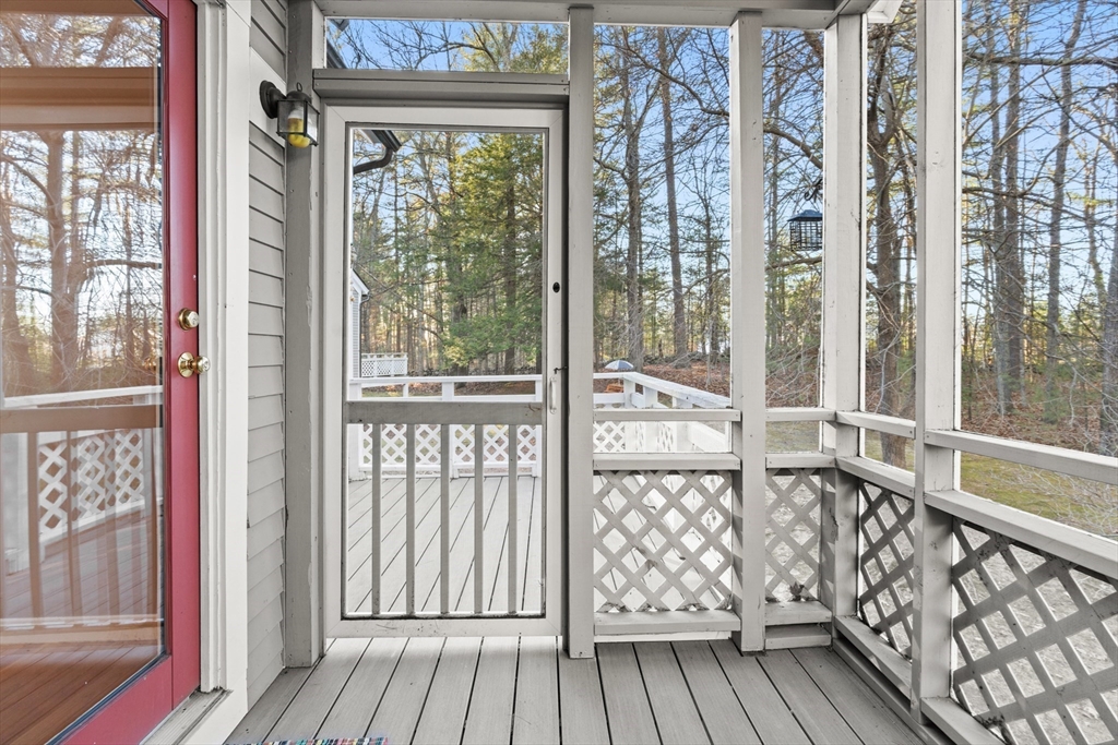 77 Cherry Hollow Road, Unit 77 Nashua, NH 03062 - Photo 4 of 28 Gallery Image 4