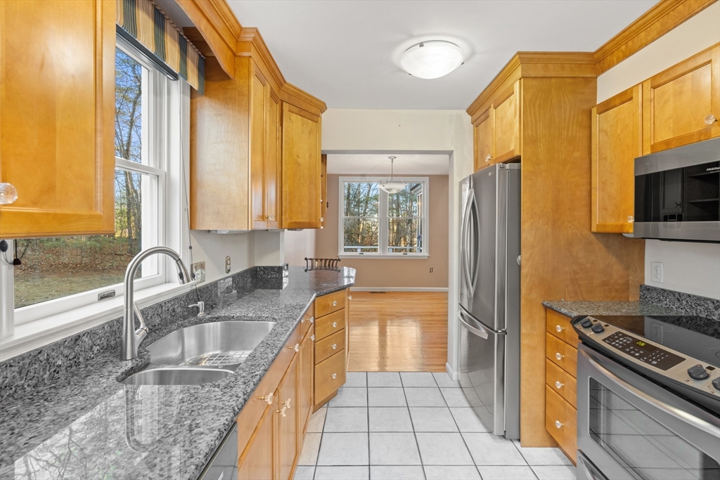 77 Cherry Hollow Road, Unit 77 Nashua, NH 03062 - Photo 8 of 28 Gallery Image 8
