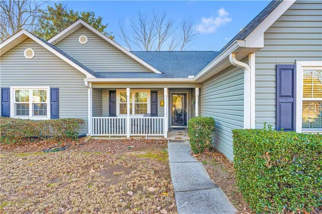 $380,000 | 2340 Emerald Drive, Loganville, GA 30052