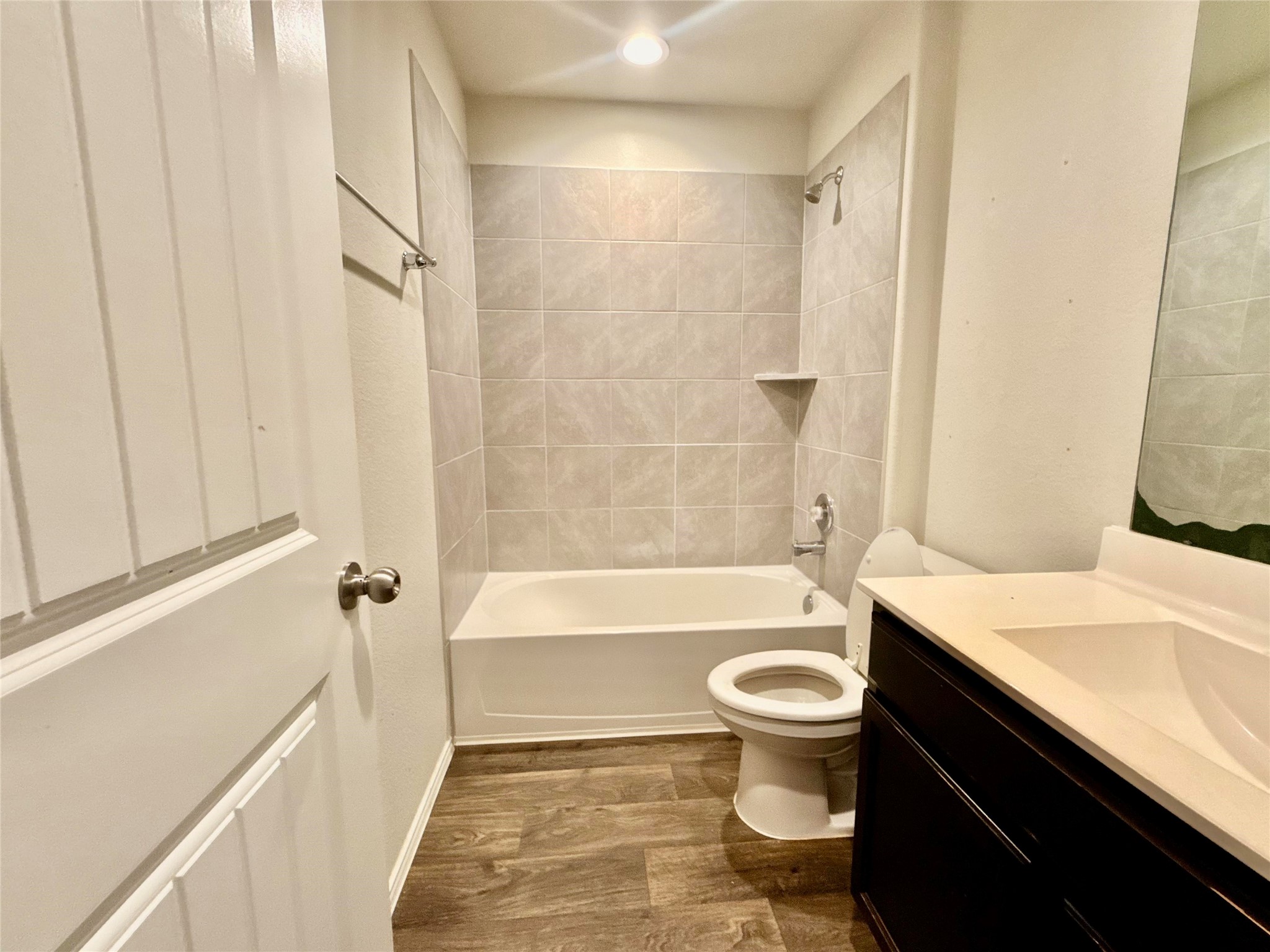 846 Autumn Flats Way Rosharon, TX 77583 - Photo 10 of 27 Second Bathroom