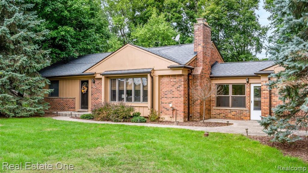 2470 West Tienken Road Rochester Hills, MI 48306 - Photo 1 of 31