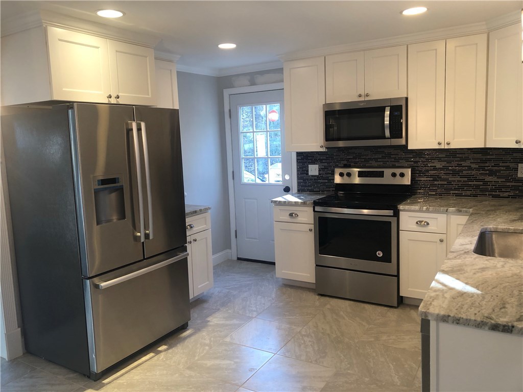 168 Carpenter Road Scituate, RI 02825 - Photo 6 of 27