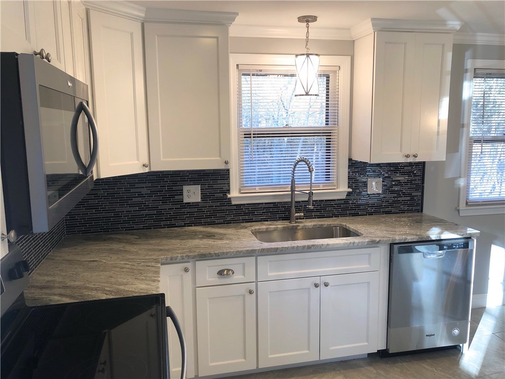 168 Carpenter Road Scituate, RI 02825 - Photo 7 of 27