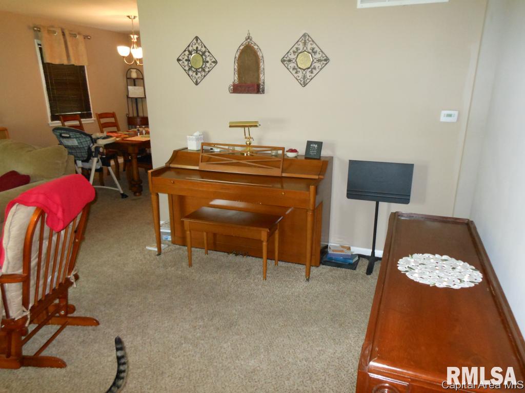 54 Radcliff Road Springfield, IL 62703 - Photo 8 of 34