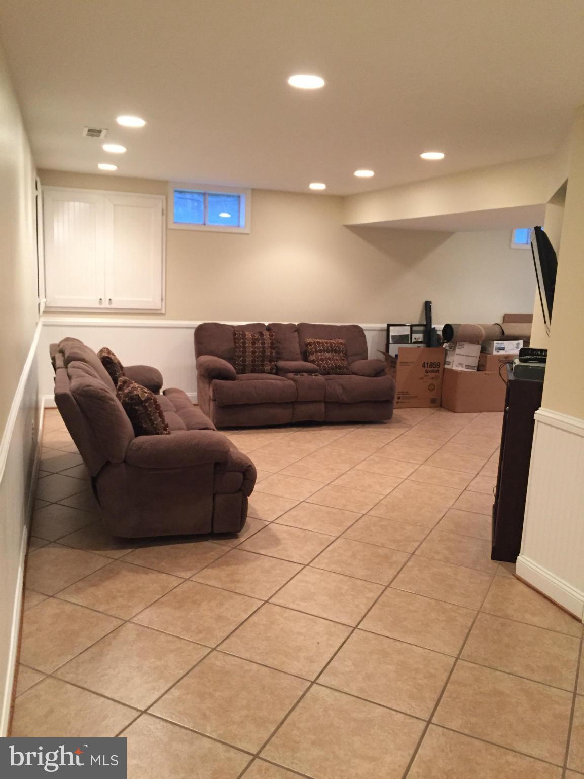 5515 Beach Road Midland, VA 22728 - Photo 22 of 30 Family Room