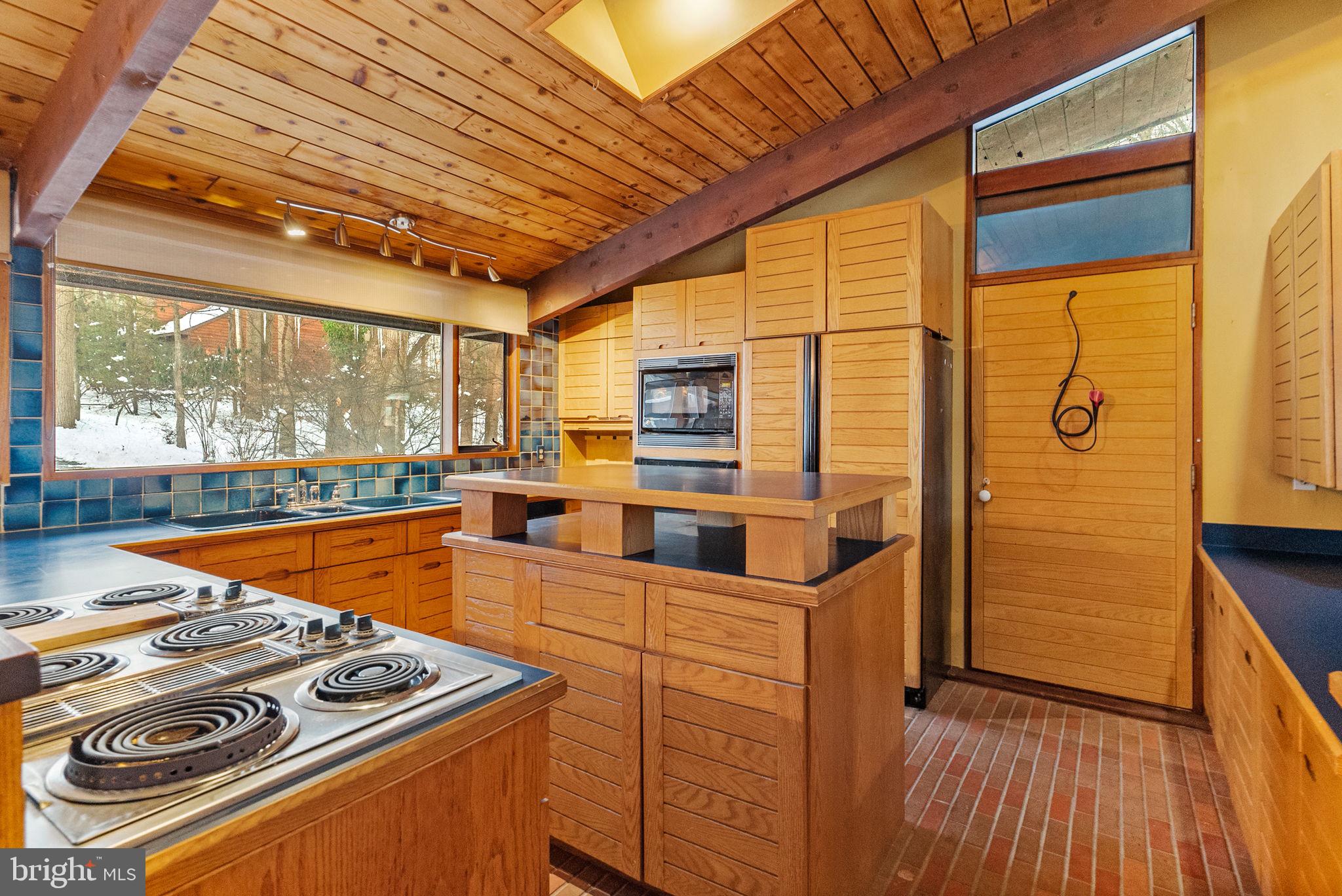 712 Highspire Road Glenmoore, PA 19343 - Photo 13 of 86