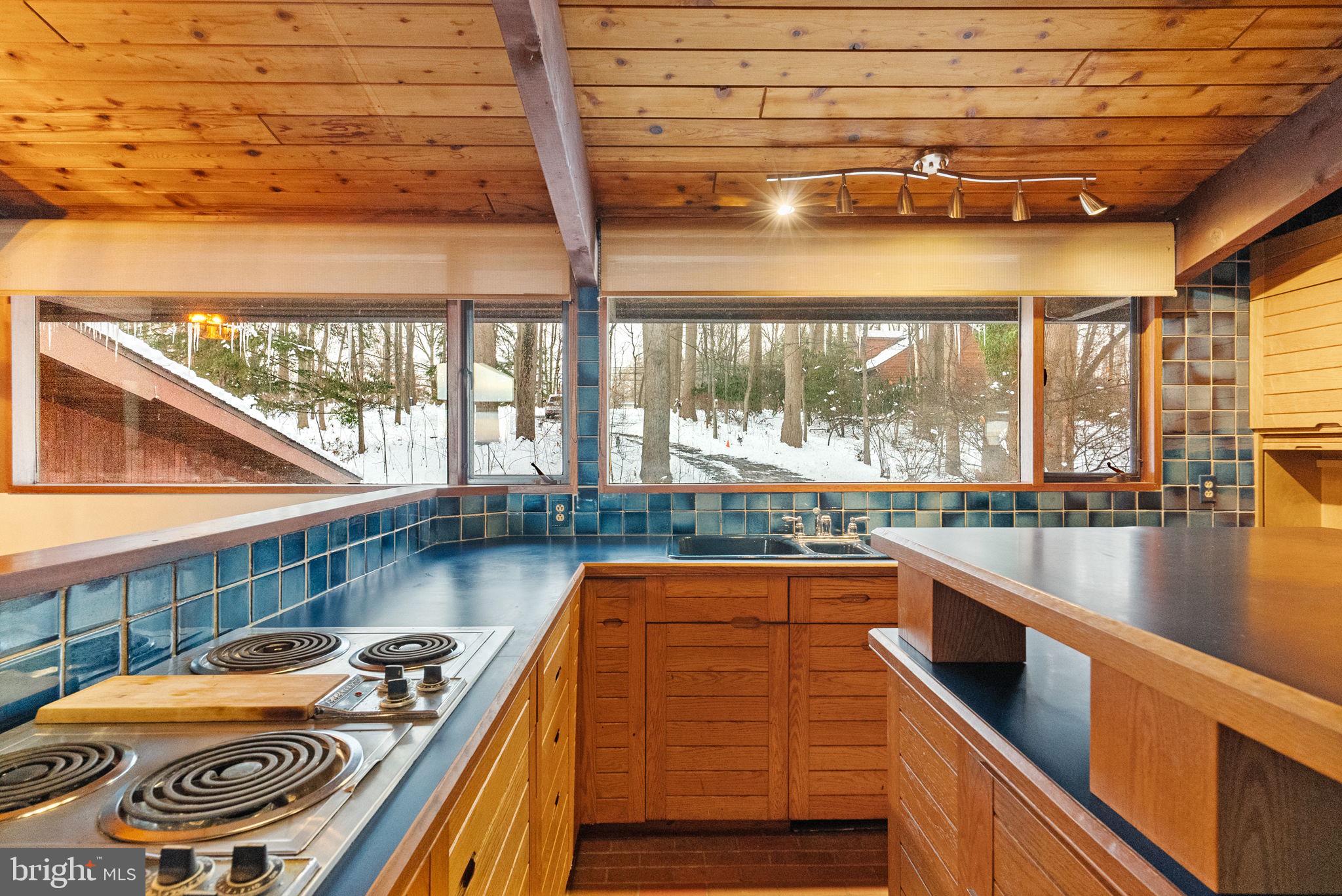 712 Highspire Road Glenmoore, PA 19343 - Photo 15 of 86