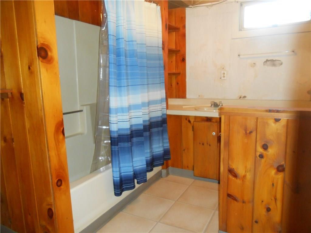 341 Ryerson Hill Road South Paris, ME 04281 - Photo 13 of 18 Full bath.